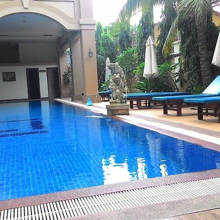 Bali Hotel Phnom Penh Oda fotoğraf