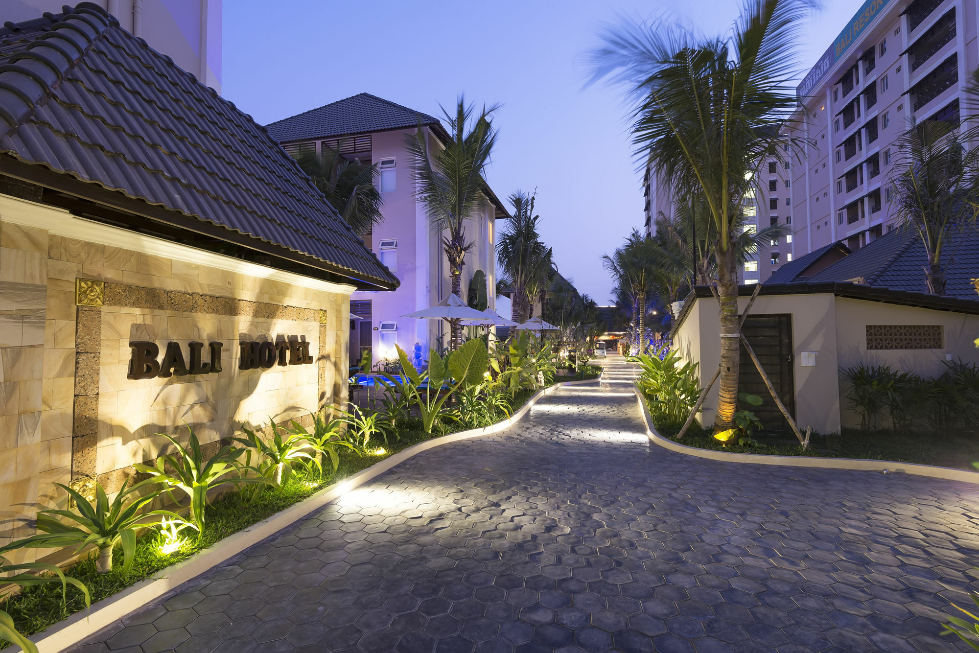 Bali Hotel Phnom Penh Dış mekan fotoğraf